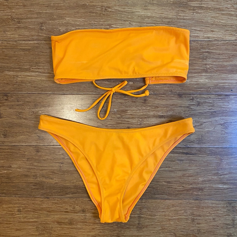 Pacsun Blue Hour Orange Bandeau Bathing Suit
Size: Top Small, Bottom Medium